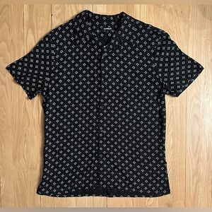 Express Men’s NWT Black & White Patterned Short Sleeved Button Down Shirt, Sz M